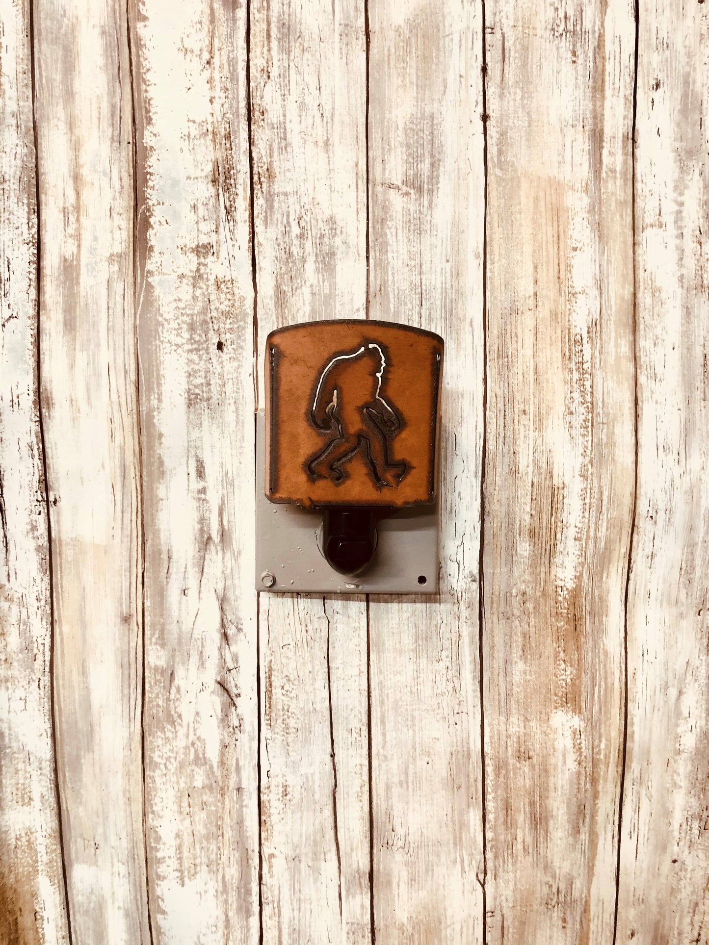 Universal Ironworks USA - Bigfoot Yeti Sasquatch Classic Nightlight